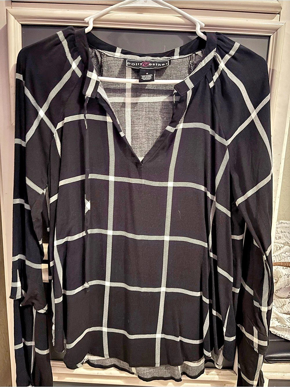 Jones New York Women's Plaid Blouse in Black & White Like New